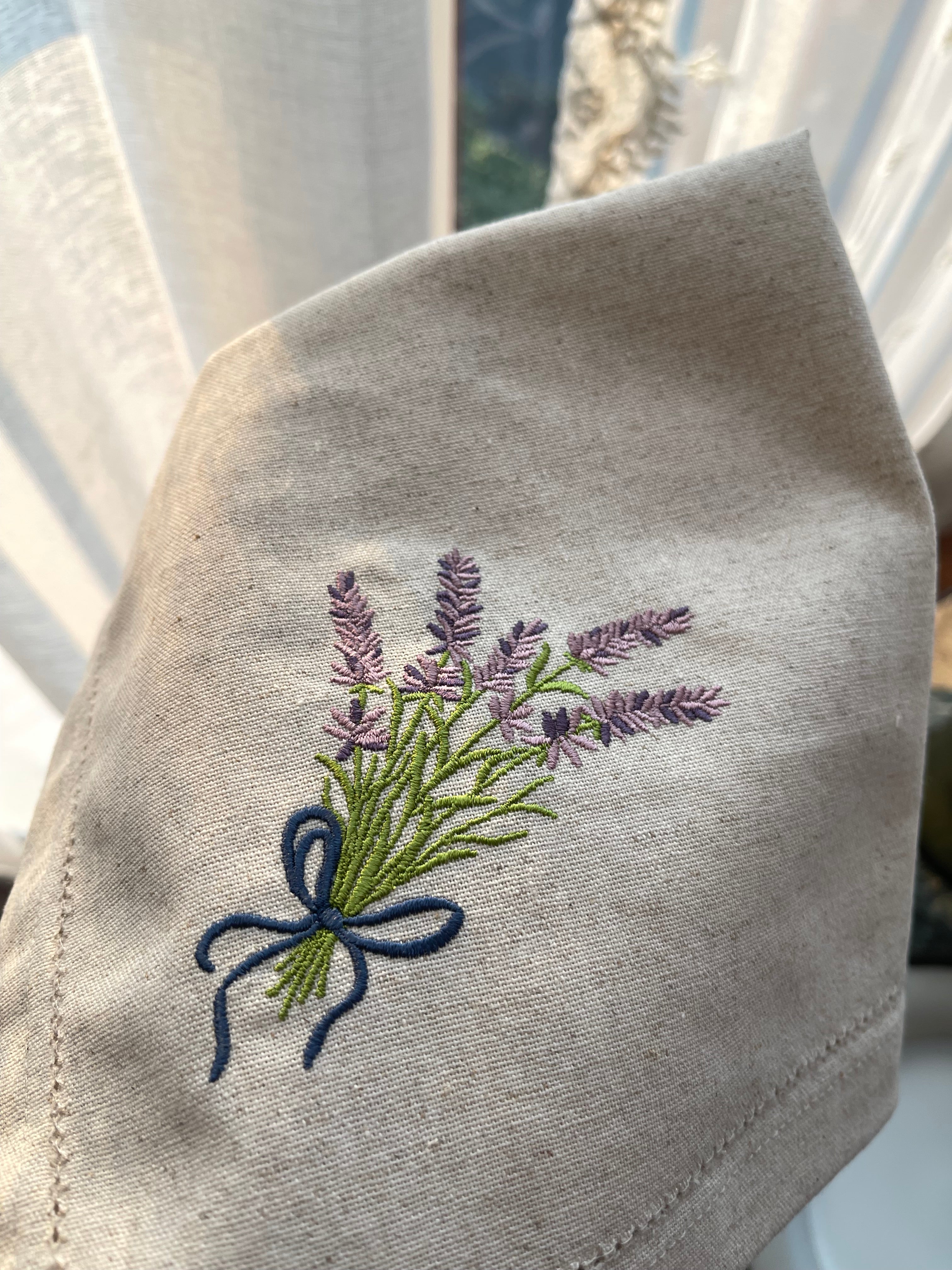 Beige Napkin, Dark Lavendel